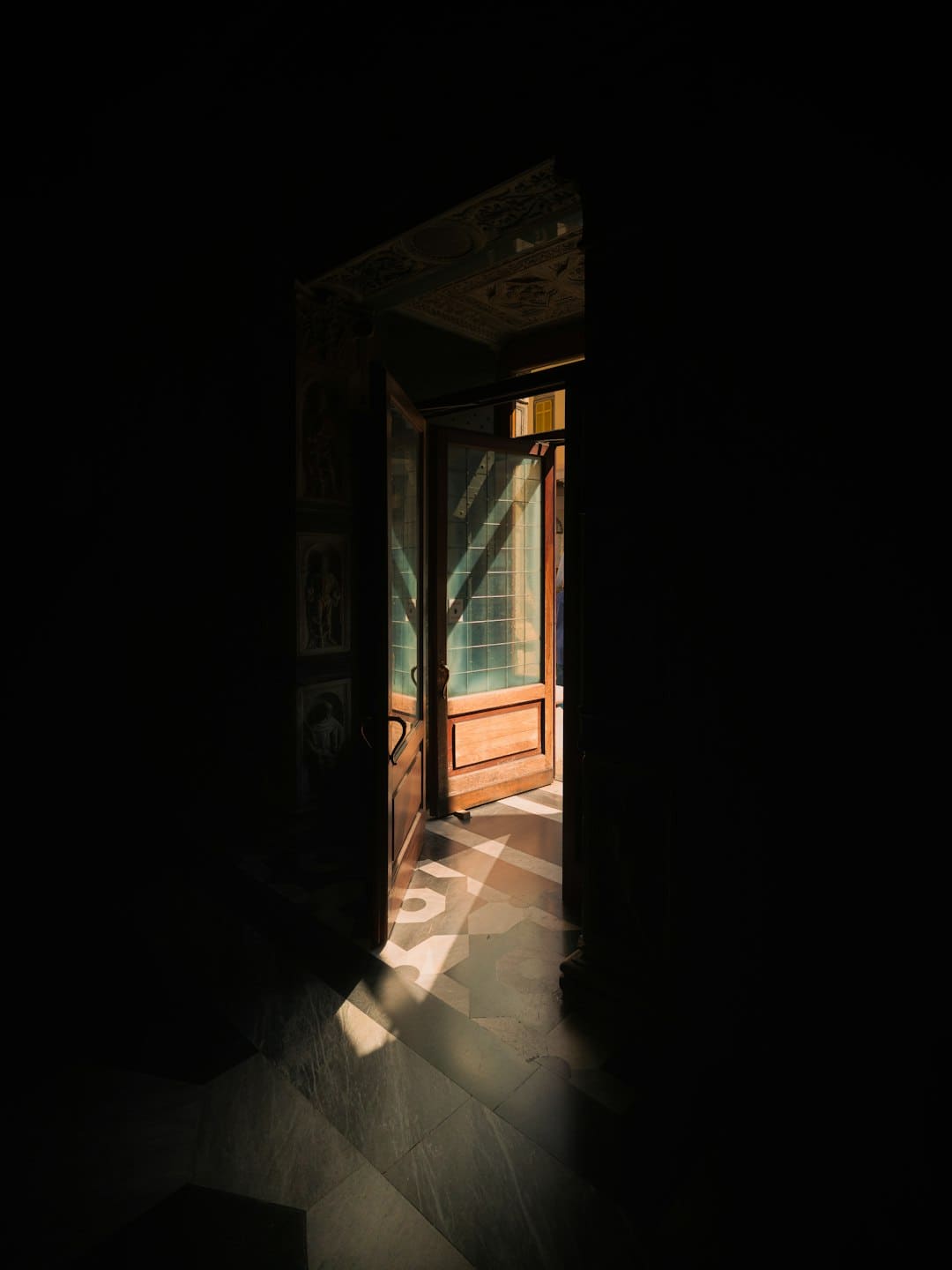 上海眼科专家走进西藏 “造血式赋能”、展开“长效共建”